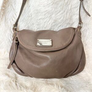 Marc by Marc Jacobs Natasha Taupe Brown Grey Leather Crossbody Bag Purse Auth